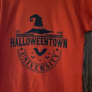 HALLOWEEN TOWN UNIVERSITY WOMENS SIZE XL TSHIRT